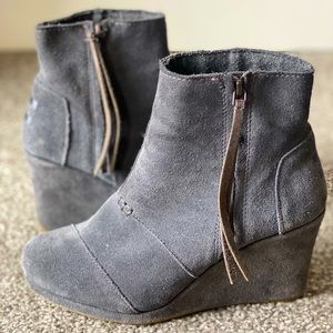 TOMS Desert Wedge High Booties Blue suede